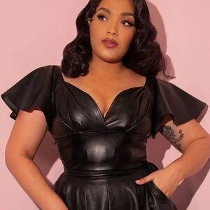 Vixen Pitt Black Faux Leather Puff Sleeve Top Medium